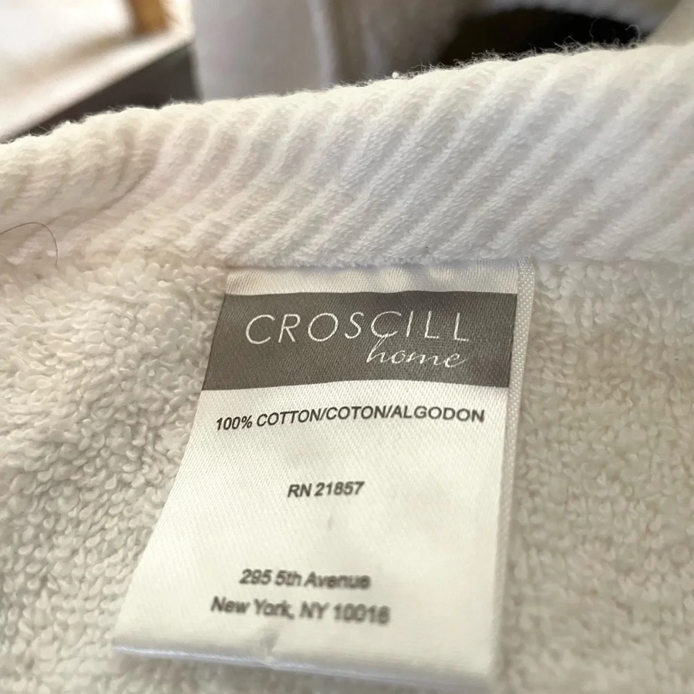Three Piece Croscill 100% Corron White Embroidered Shells Bath Towel Set